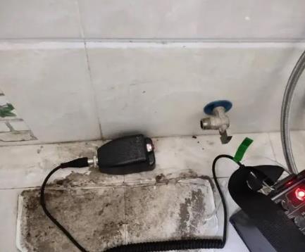 淇滨屋顶漏水维修公司分享下卫生间漏水的危害及解决方法